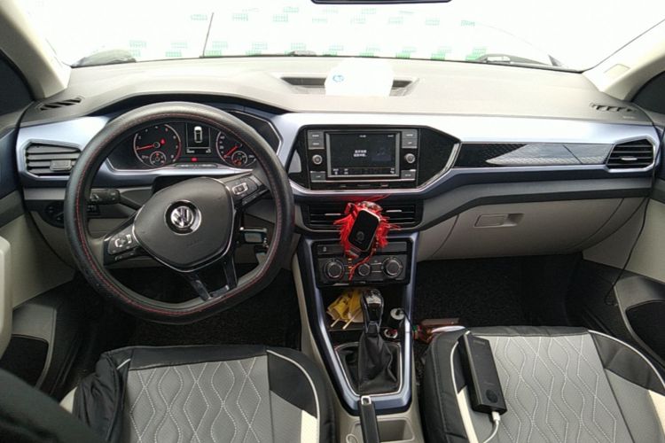 Volkswagen T-Cross 2020 #10 Volkswagen T-Cross 2020 car image #10