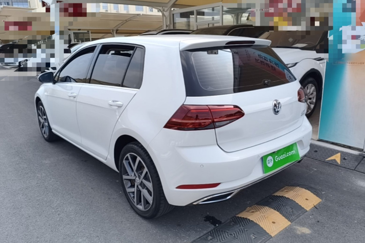 Volkswagen Golf 2018 car image #5