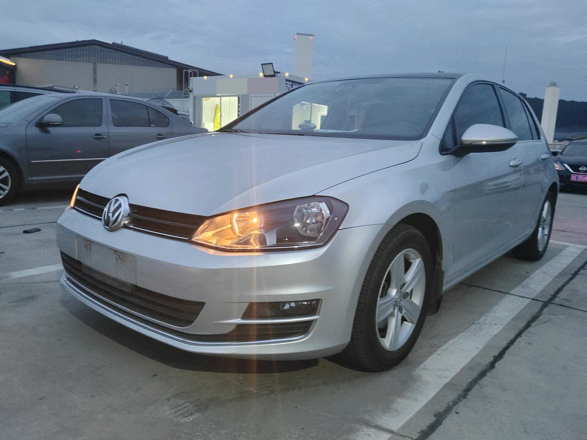 Volkswagen Golf 2015 car image 