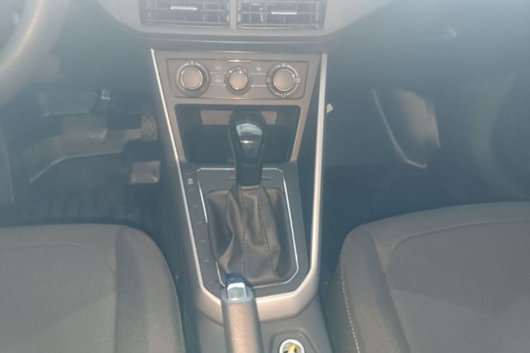 Volkswagen Polo 2022 car image #18