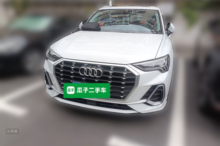 Audi Q3 2023 car image #3