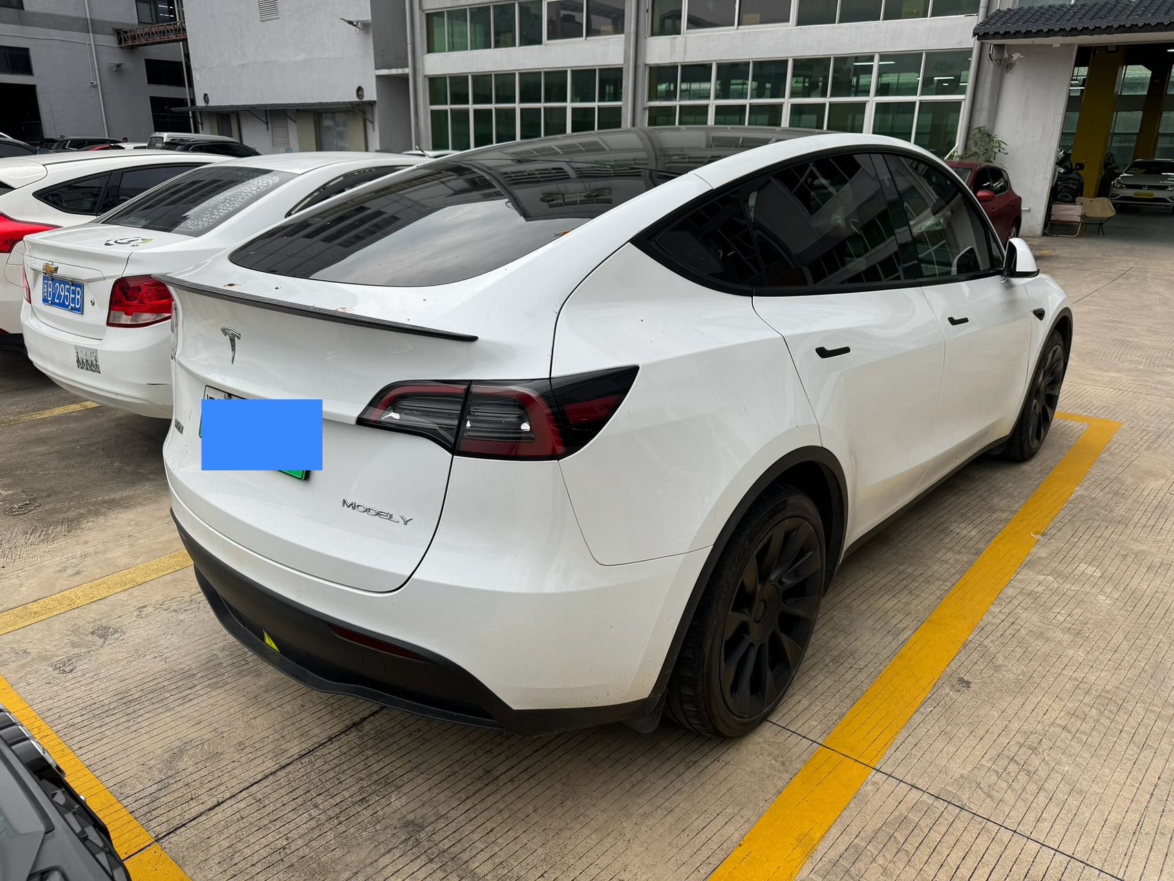 Tesla Model Y 2021 car image #6