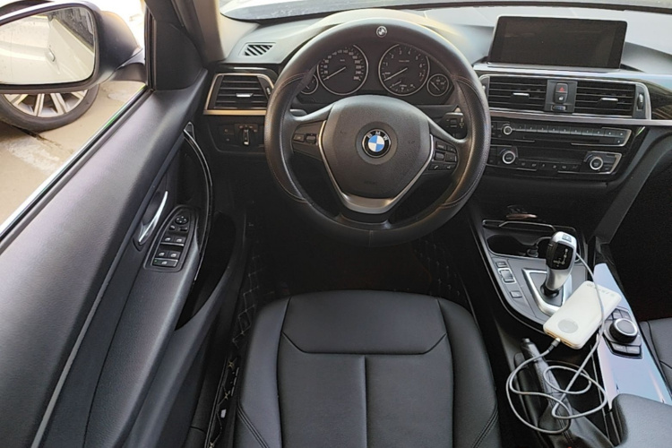 BMW 3 Series 2017 #12 BMW 3 Series 2017 car image #12