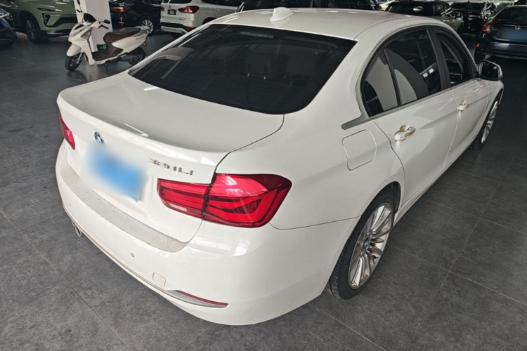 BMW 3 Series 2018 #7 BMW 3 Series 2018 car image #7