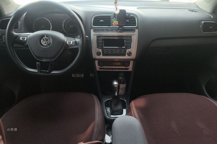 Volkswagen Polo 2015 car image #11