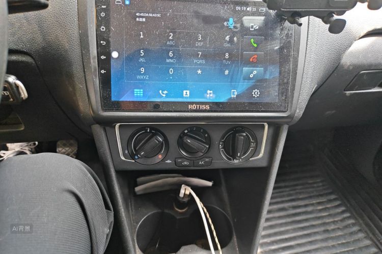 Volkswagen Polo 2015 car image #15