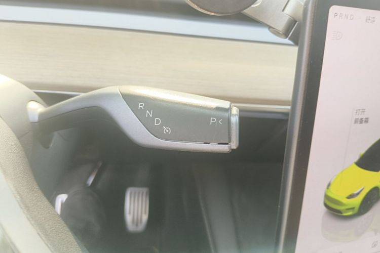 Tesla Model Y 2022 #16 Tesla Model Y 2022 car image #16
