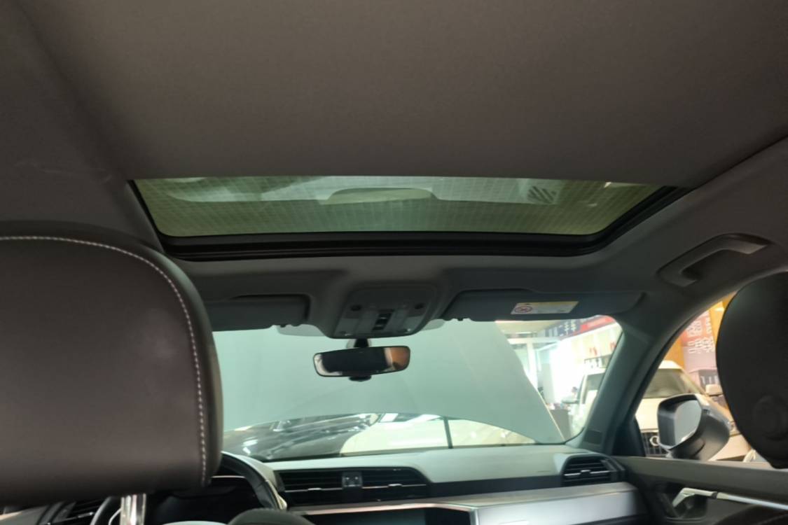 Audi Q3 2024 car image #6