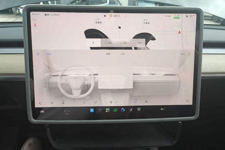 Tesla Model Y 2023 car image #13
