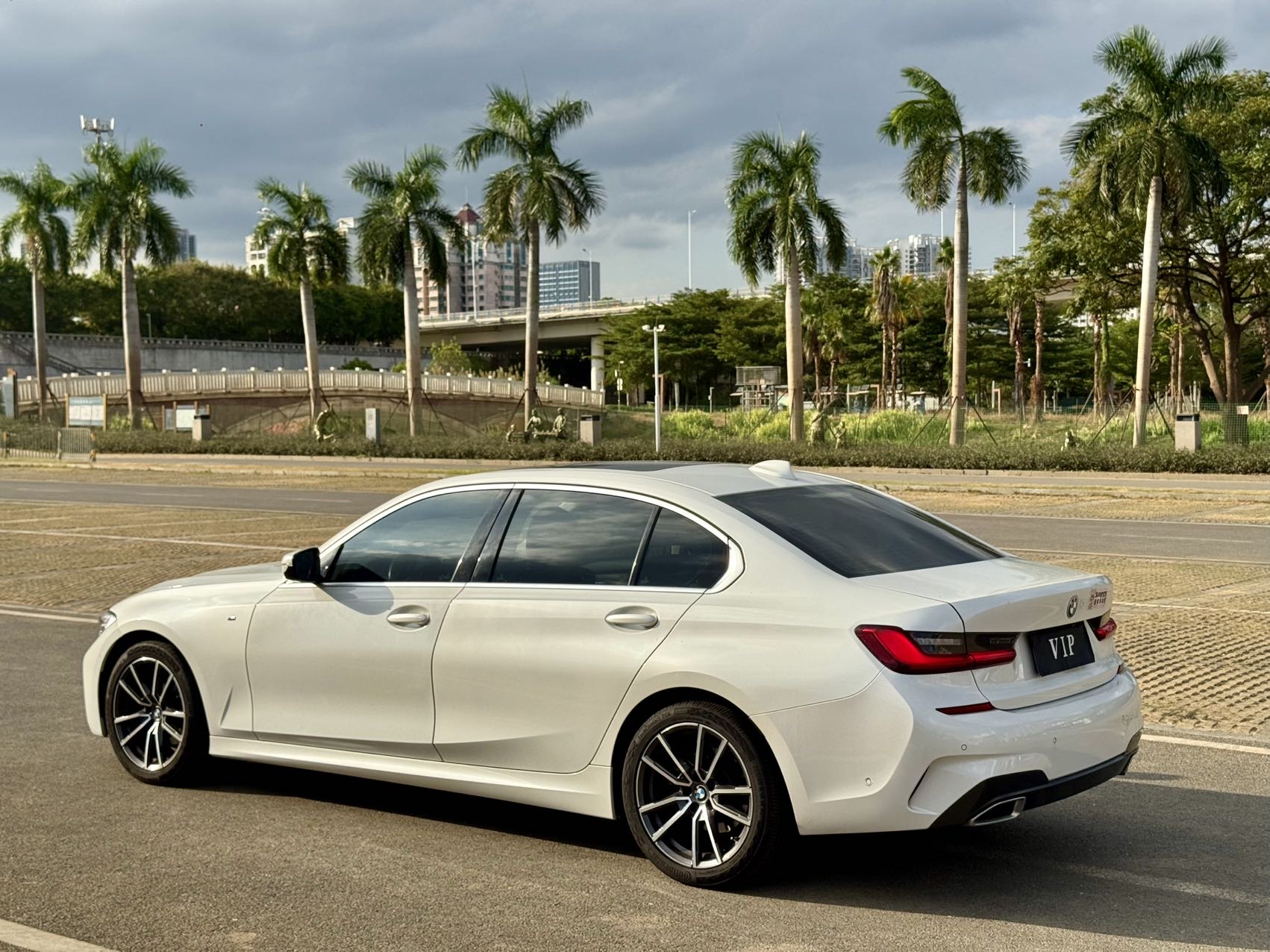 BMW 3 Series 2021 car image #9
