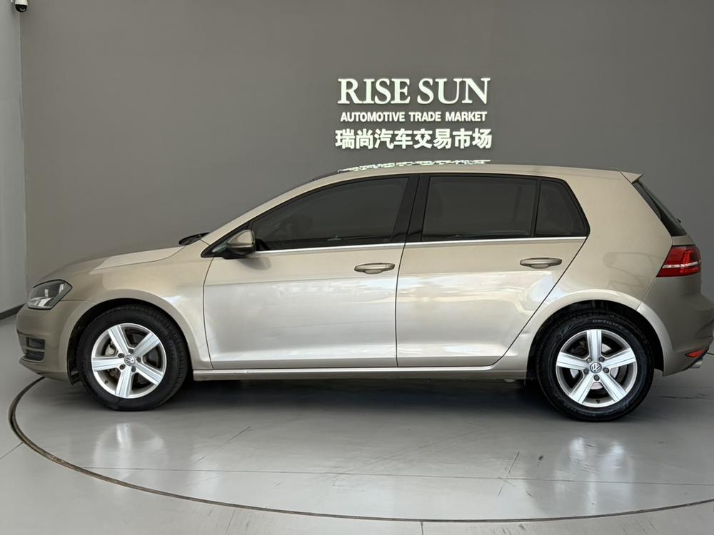 Volkswagen Golf 2015 car image #3