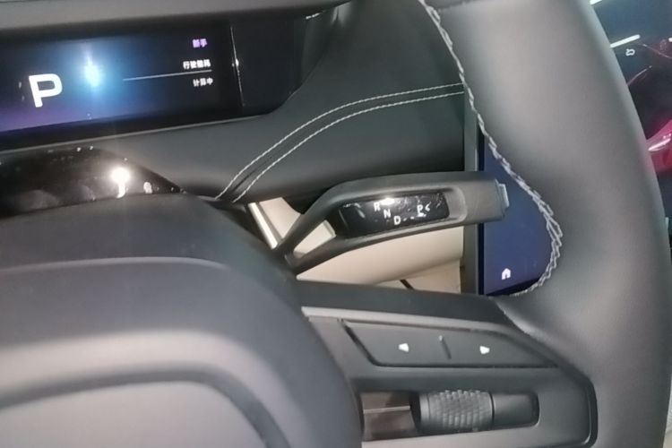 MI SU7 2025 car image #18