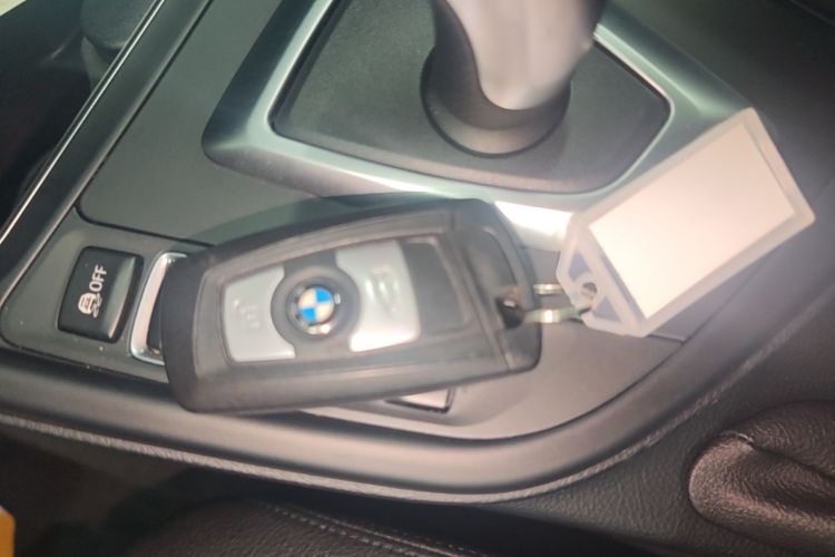 BMW 3 Series GT 2018 car image #9