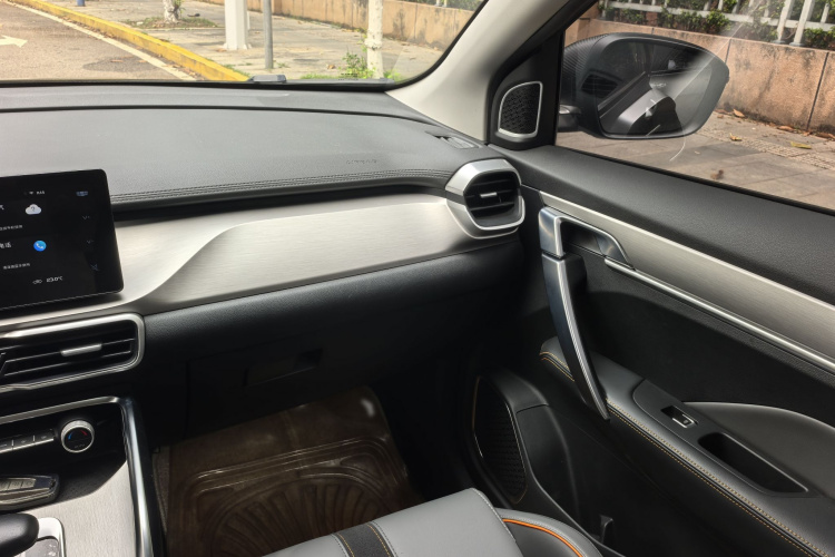 GEELY Coolray 2024 #16 GEELY Coolray 2024 car image #16