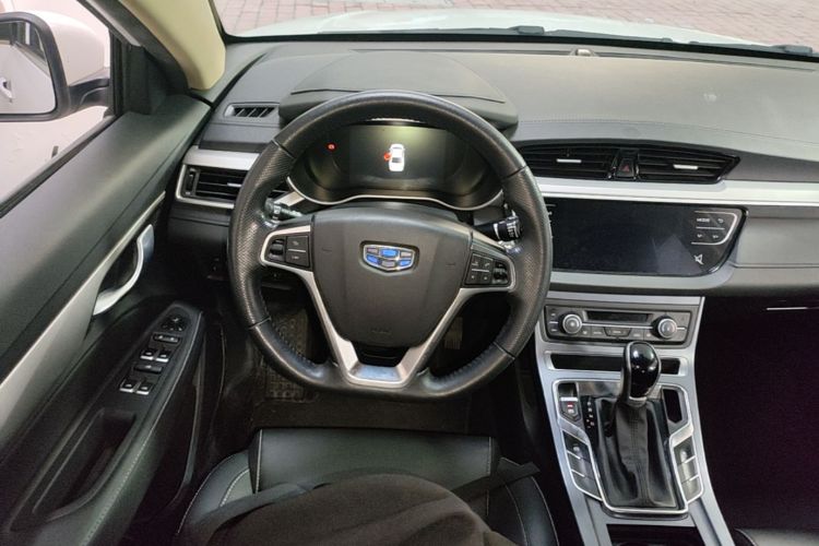 GEELY Emgrand 2019 car image #11