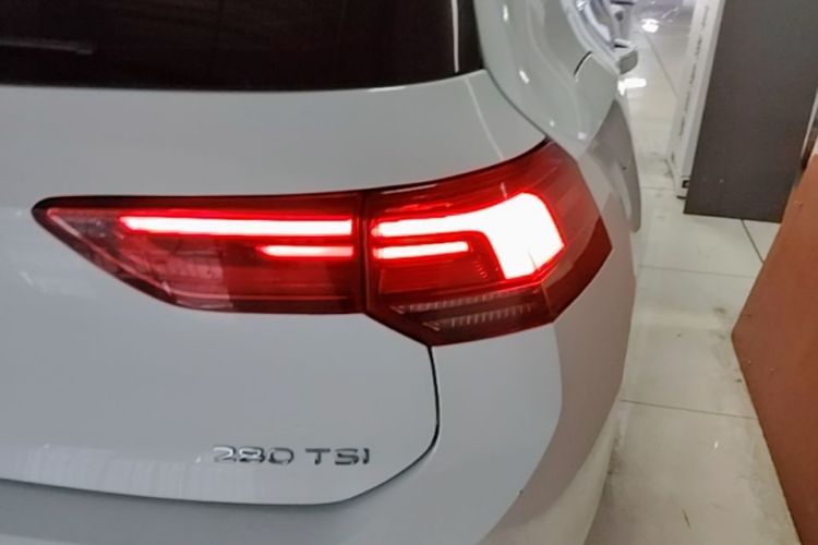 Volkswagen Golf 2021 car image #8