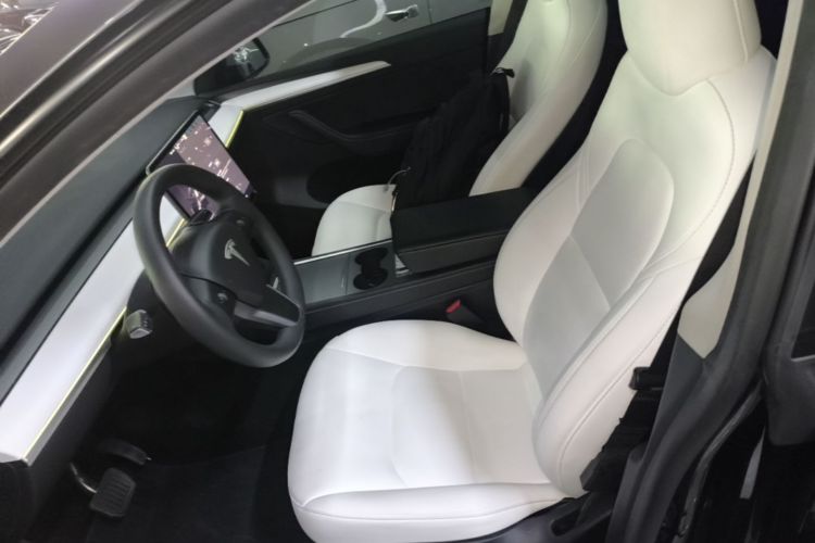 Tesla Model Y 2023 car image #15