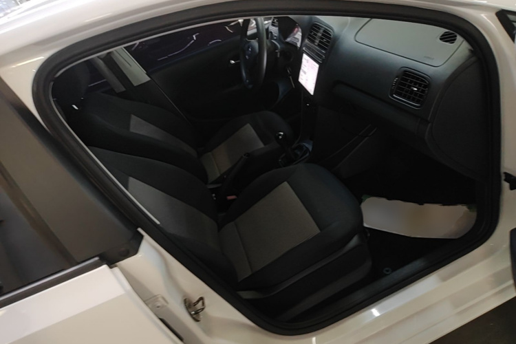 Volkswagen Polo 2019 car image #24