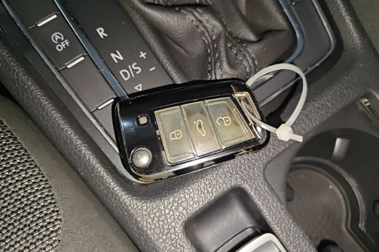 Volkswagen Golf 2020 car image #9