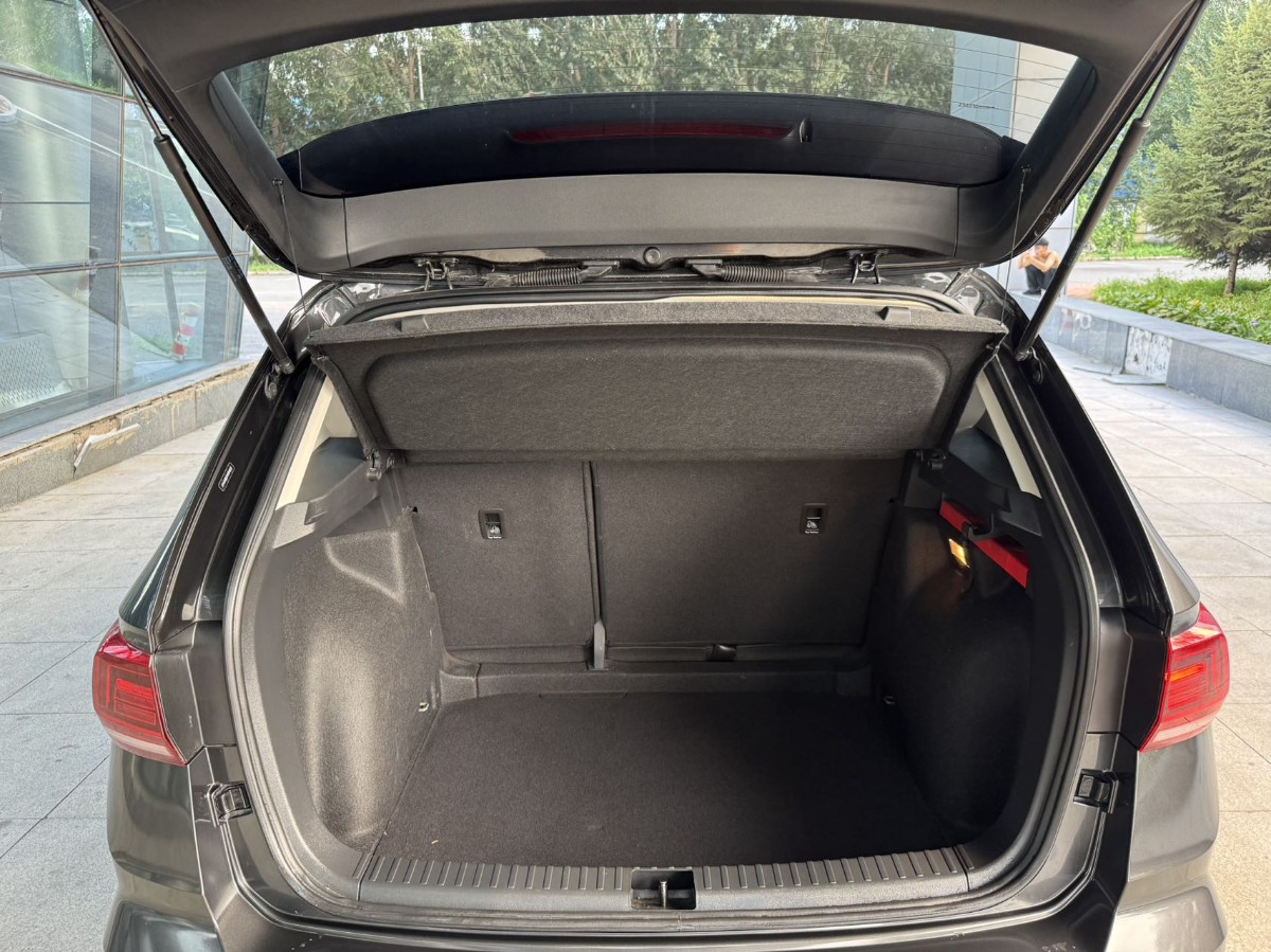 Volkswagen Tharu 2022 car image #12