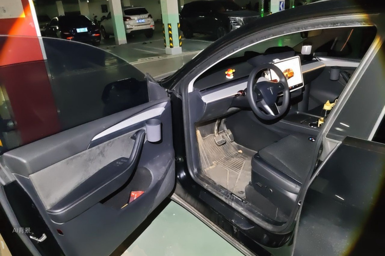 Tesla Model Y 2023 #18 Tesla Model Y 2023 car image #18