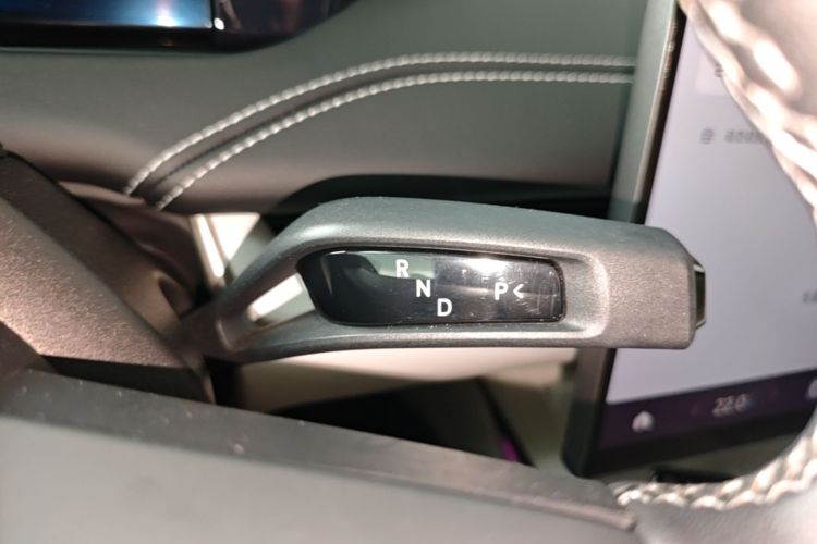 MI SU7 2025 car image #18