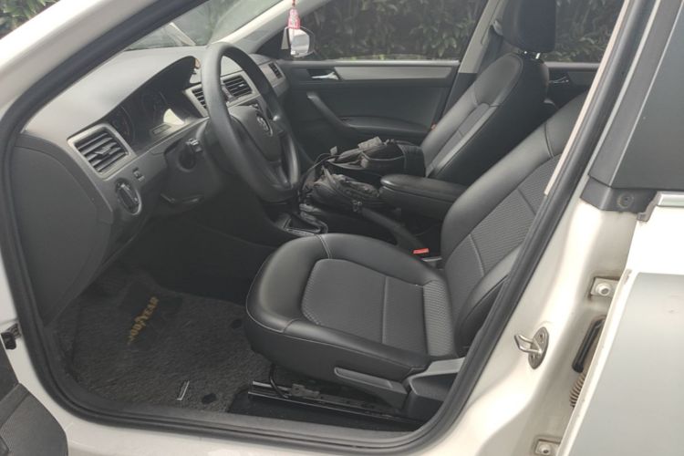 Volkswagen Santana 2017 car image #17