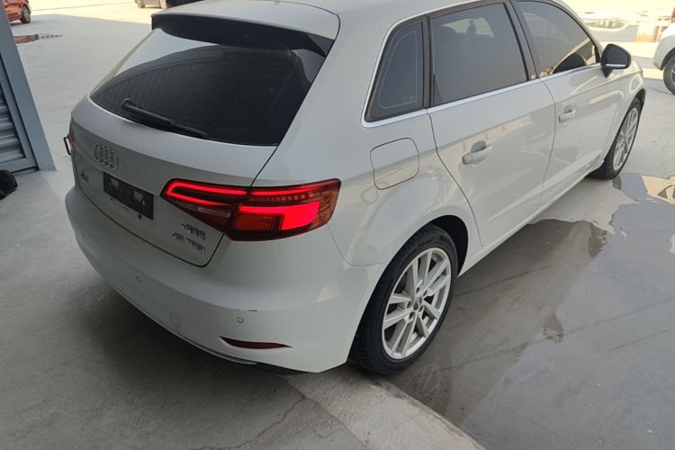 Audi A3 2019 car image #7