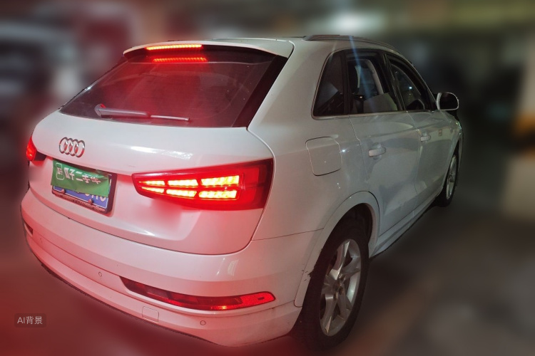 Audi Q3 2019 car image #7