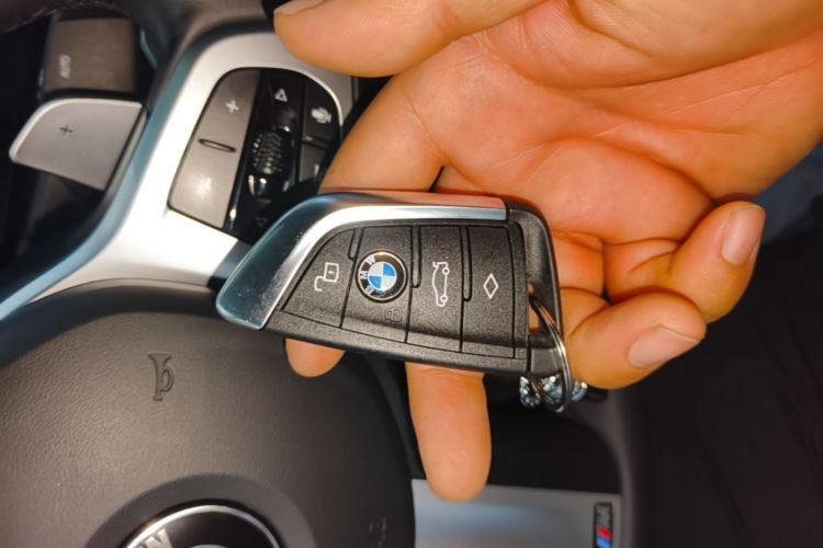 BMW 3 Series 2023 #9 BMW 3 Series 2023 car image #9