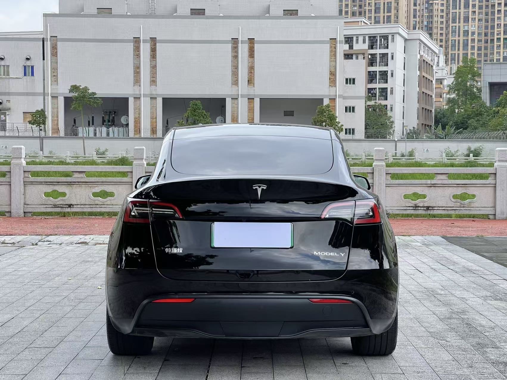 Tesla Model Y 2022 #8 Tesla Model Y 2022 car image #8