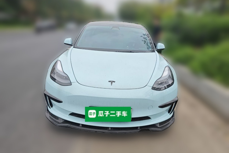 Tesla Model 3 2023 car image #3