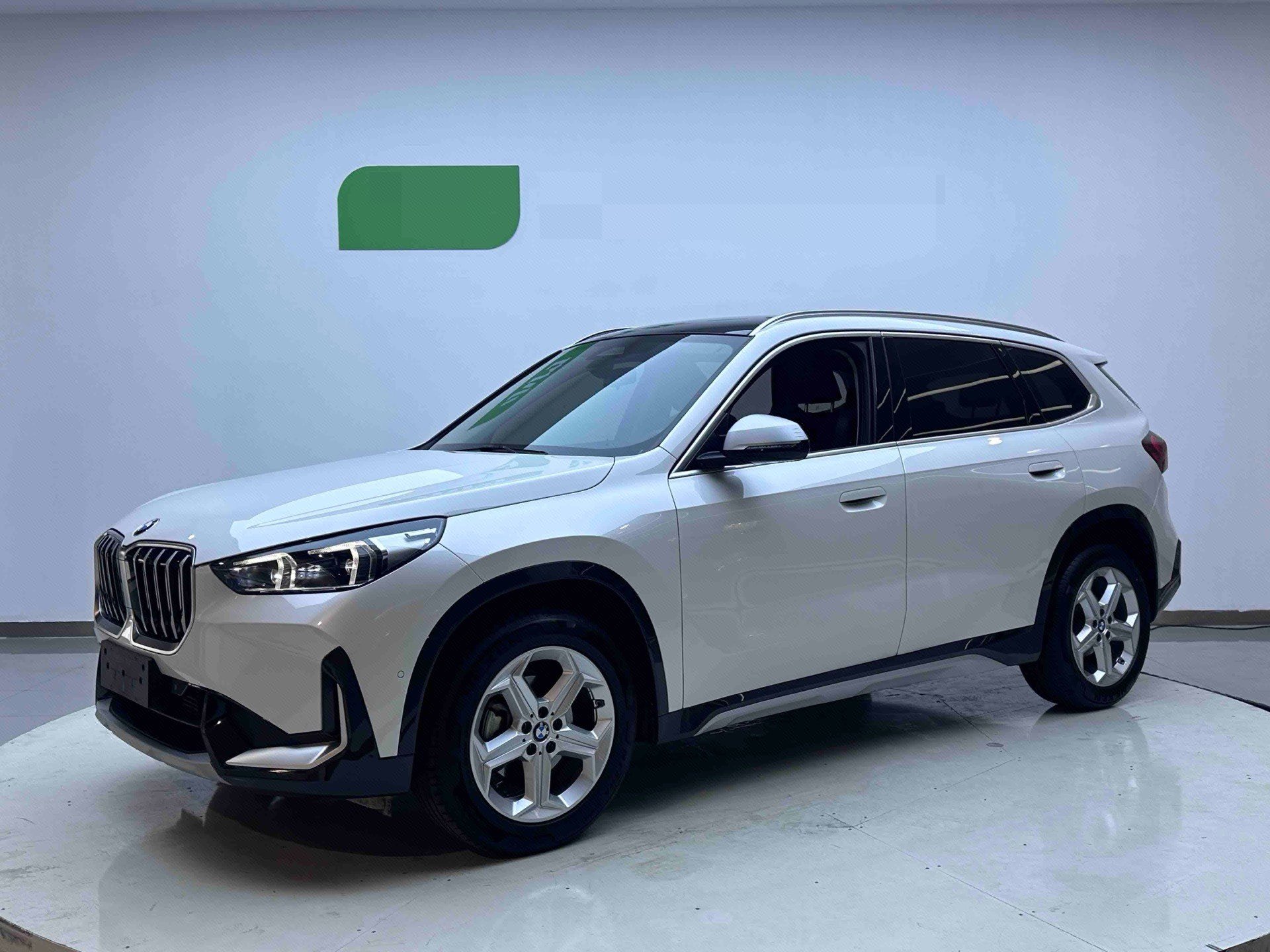 BMW X1 2023 BMW X1 2023 car image