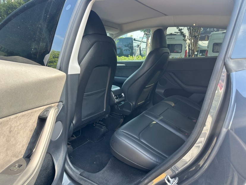 Tesla Model Y 2022 صورة سيارة #10