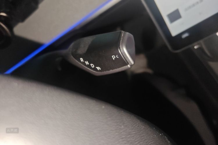Tesla Model Y 2023 #16 Tesla Model Y 2023 car image #16