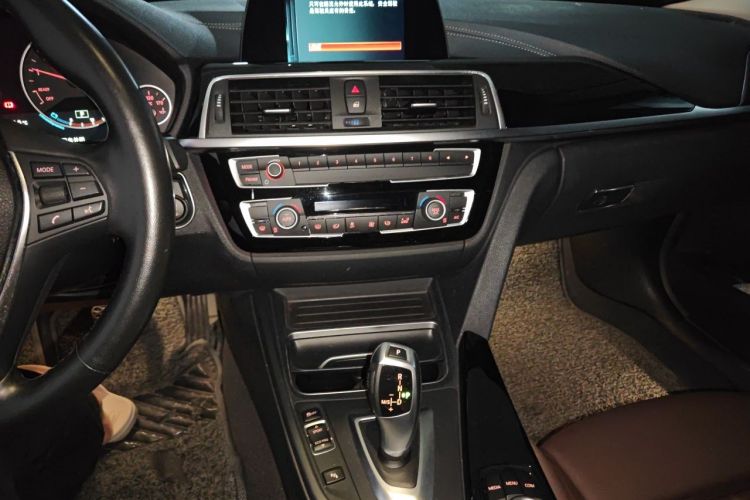 BMW 3 Series 2018 #13 BMW 3 Series 2018 car image #13