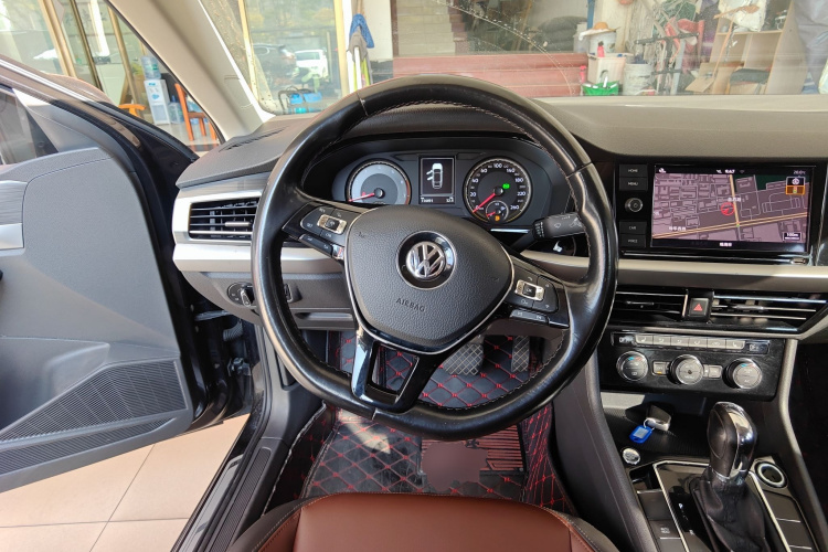 Volkswagen Lavida 2018 car image #15