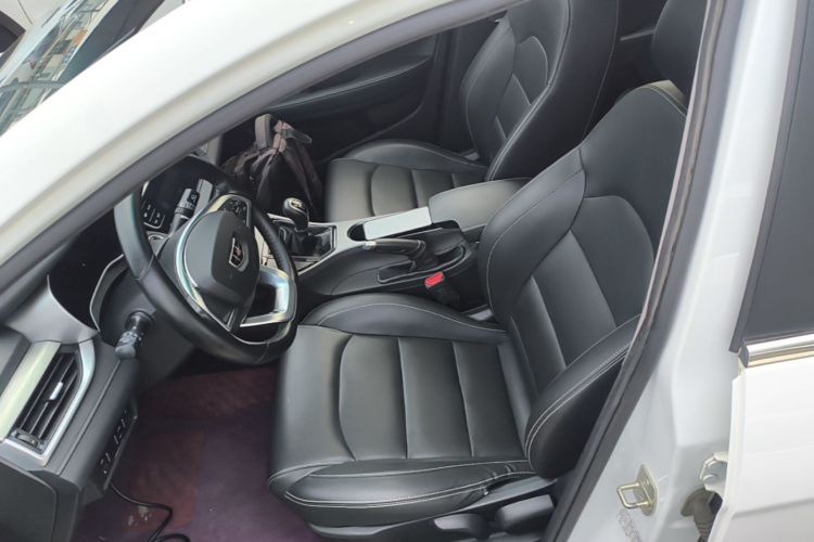 GEELY Emgrand 2019 #15 GEELY Emgrand 2019 car image #15