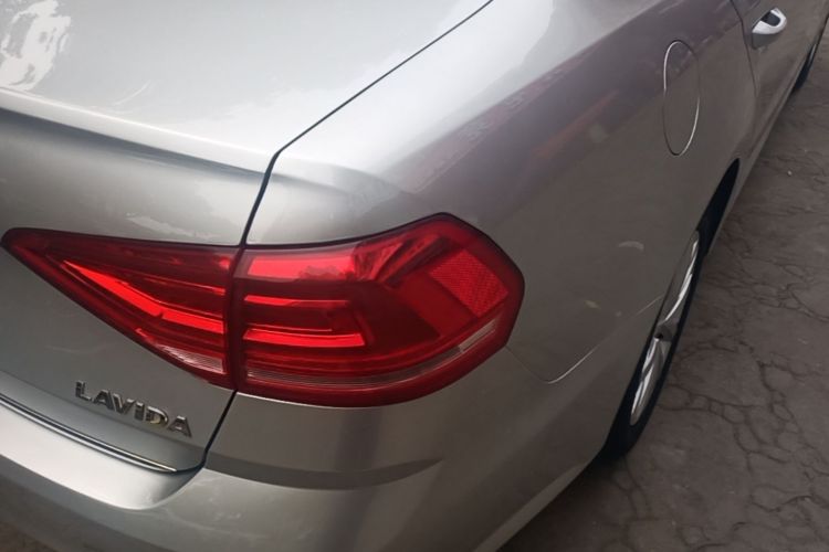 Volkswagen Lavida 2018 car image #8