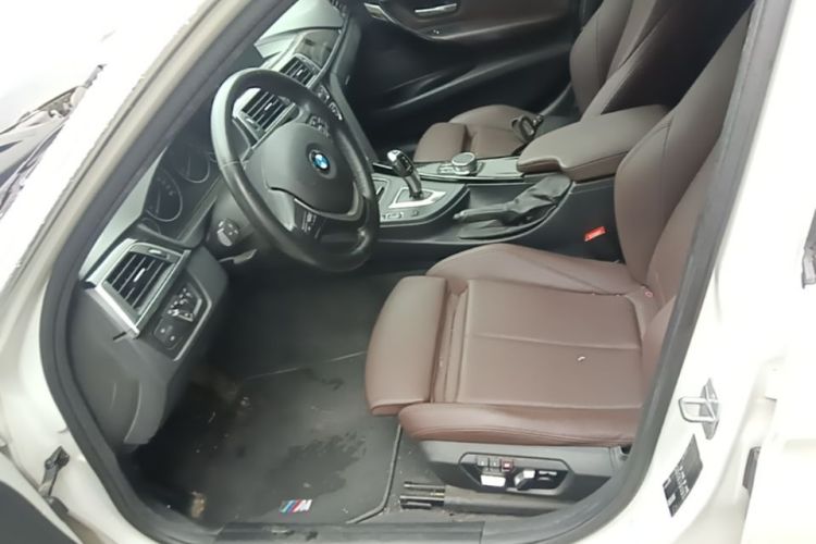 BMW 3 Series 2019 #17 BMW 3 Series 2019 car image #17