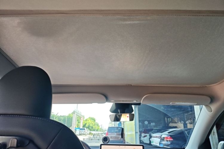 Tesla Model Y 2024 car image #18