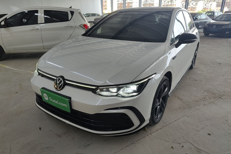 Volkswagen Golf 2022 car image #2
