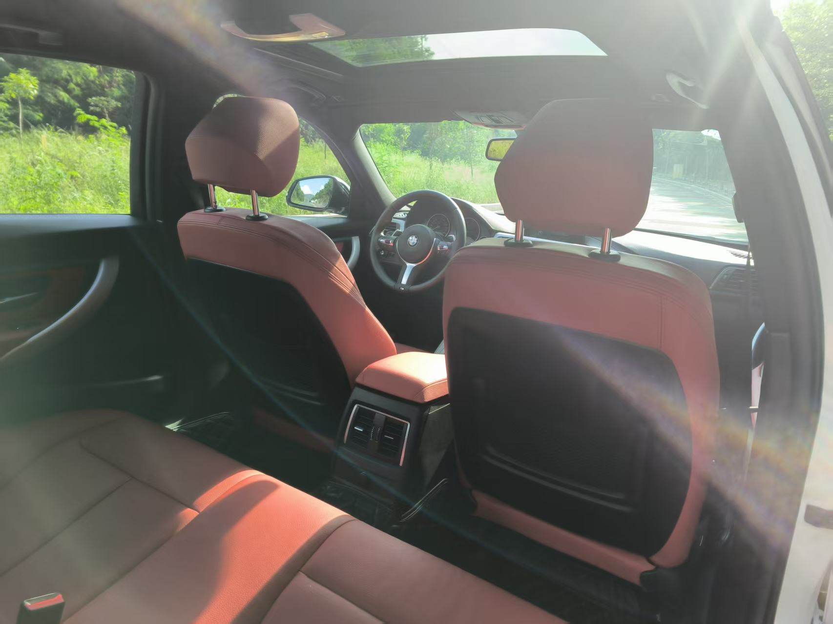 BMW 3 Series 2019 car image #10