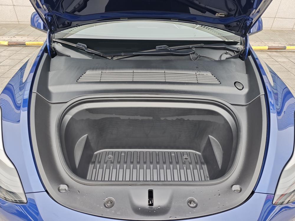 Tesla Model Y 2021 #17 Tesla Model Y 2021 car image #17