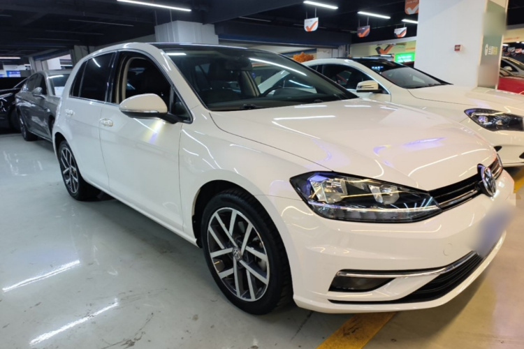 Volkswagen Golf 2020 car image #4