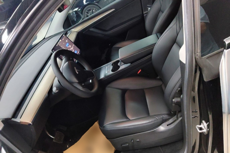 Tesla Model Y 2022 #15 Tesla Model Y 2022 car image #15