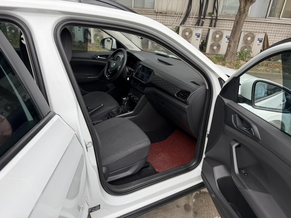 Volkswagen T-Cross 2024 #6 Volkswagen T-Cross 2024 car image #6