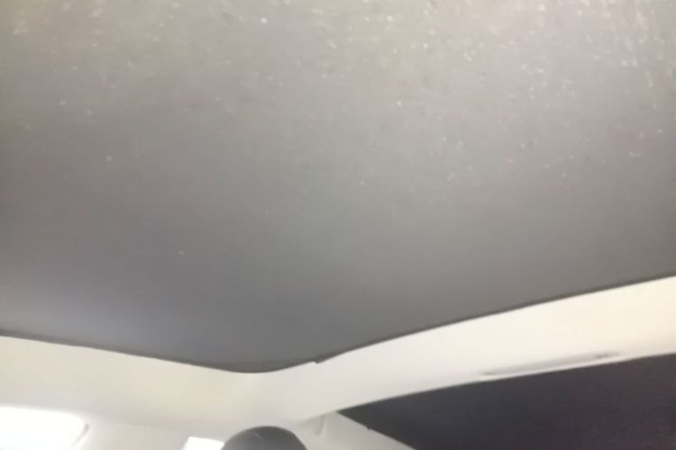 Tesla Model 3 2020 car image #18