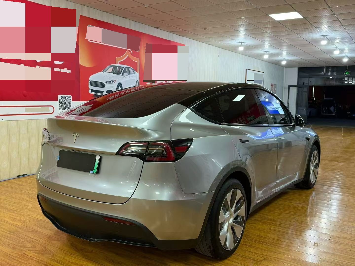 Tesla Model Y 2023 car image #4