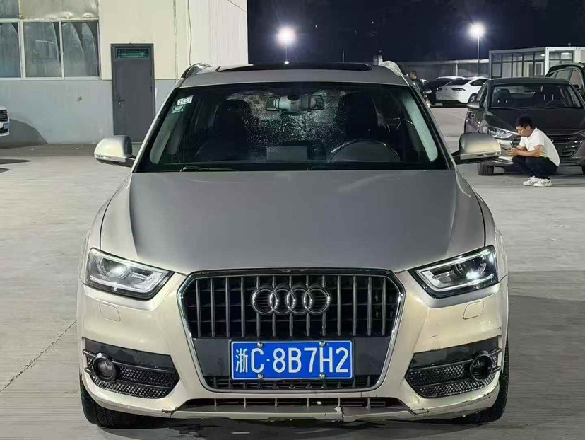 Audi Q3 (Imported) 2013 Audi Q3 (Imported) 2013 imagen de coche